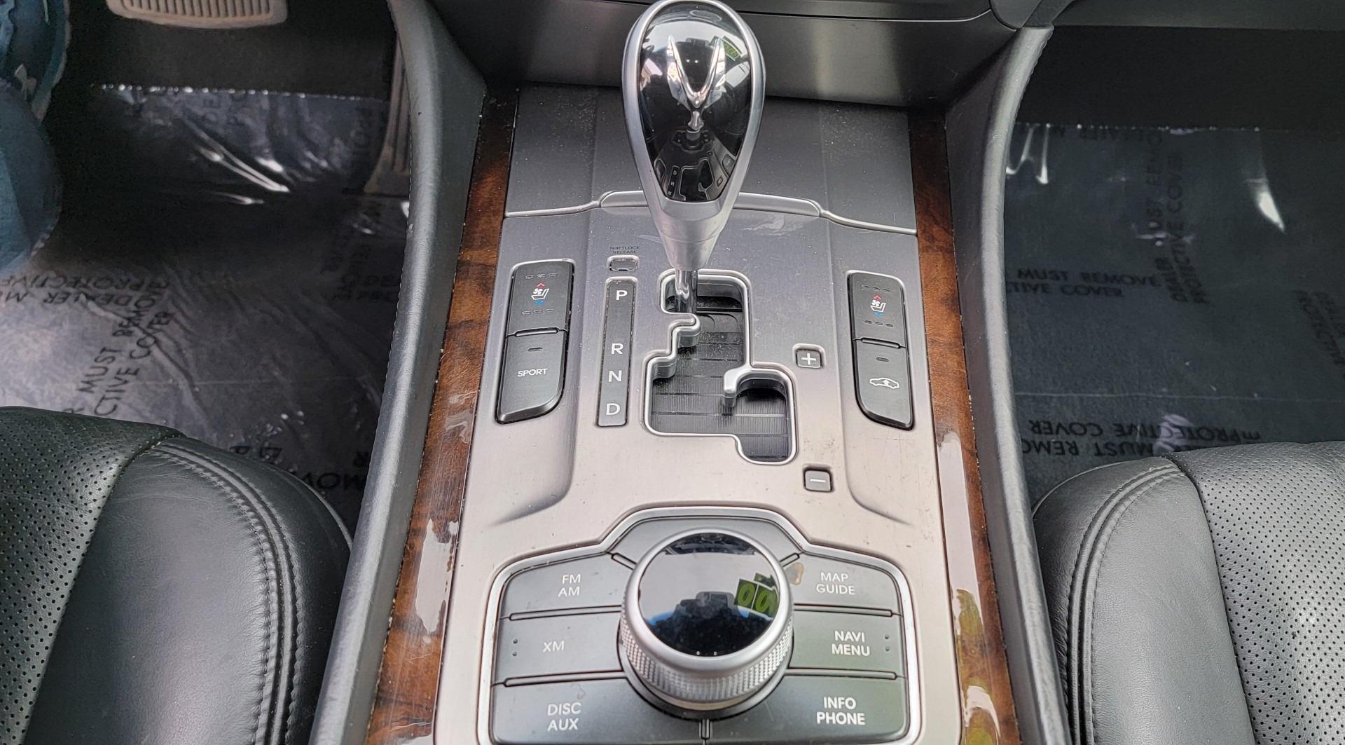 2011 BLACK /Black Leather Hyundai Equus 4dr Sdn Ultimate (KMHGH4JF5BU) with an V8, 4.6 Liter engine, Automatic transmission, located at 1010 N White Horse Pike, Stratford, NJ, 08084, (856) 262-9500, 39.838921, -75.011497 - Photo#10